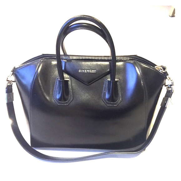 Givenchy Handbags - RESERVED Givenchy Antigona Medium